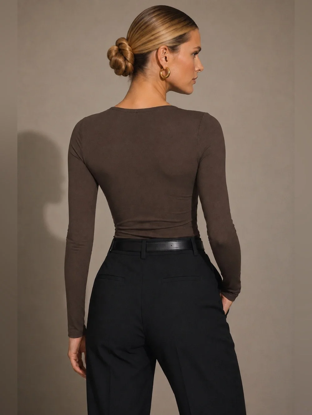 Susana Monaco Java Brown Sweetheart Neck Long Sleeve Stretch Top Medium NWT Chic - Picture 6 of 8